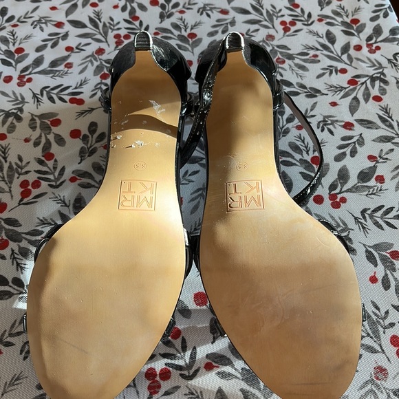 MRKT high heeled black shoe. Size 8.5. Beautiful condition. - Picture 7 of 8
